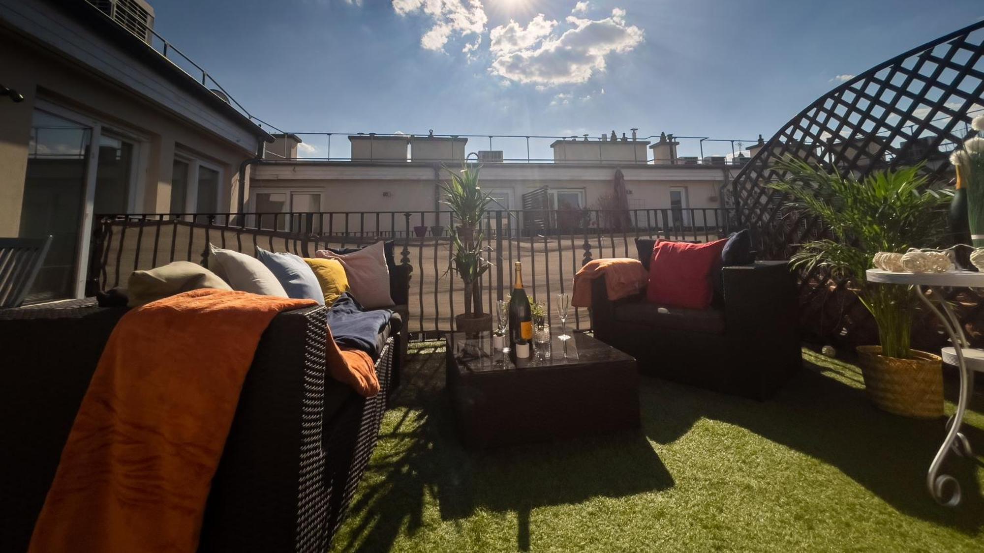Luxurious Penthouse In The Heart Of بودابست المظهر الخارجي الصورة